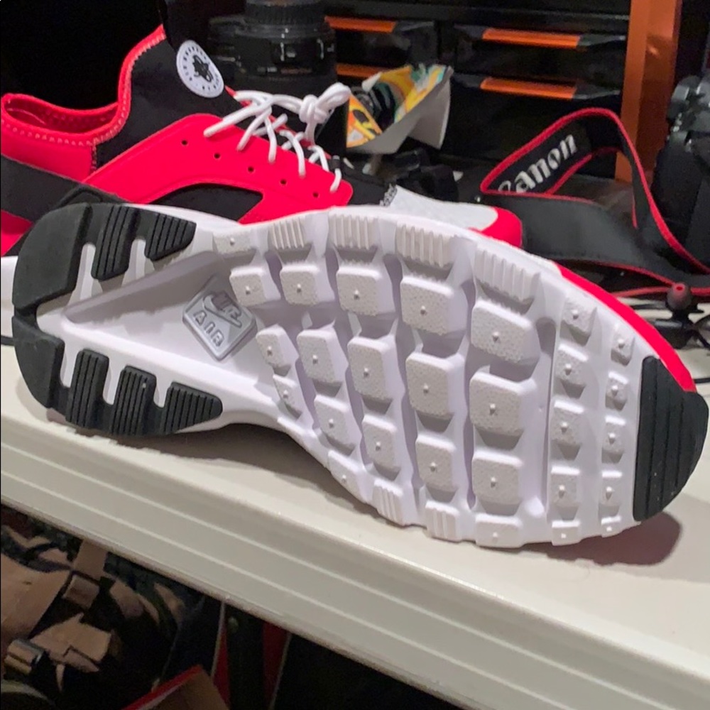 Nike Huaraches - Picture 5 of 5